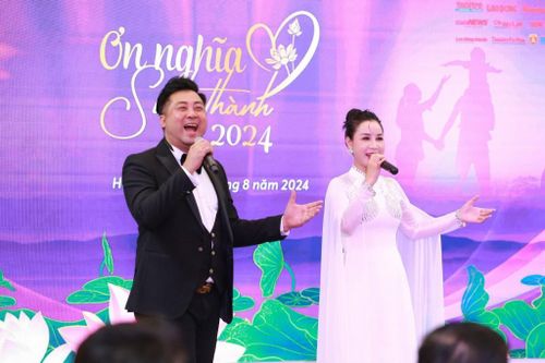 Khắc sâu tinh thần đạo hiếu với chương trình nghệ thuật 'Ơn nghĩa sinh thành'
