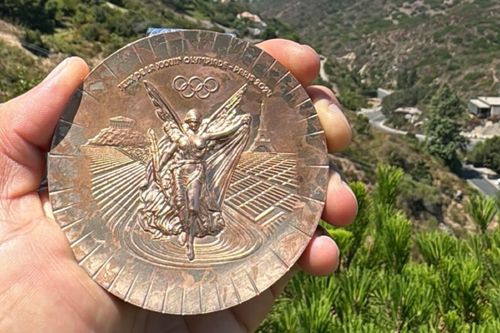 Huy chương Olympic 2024 bị rỉ sét sau một tuần
