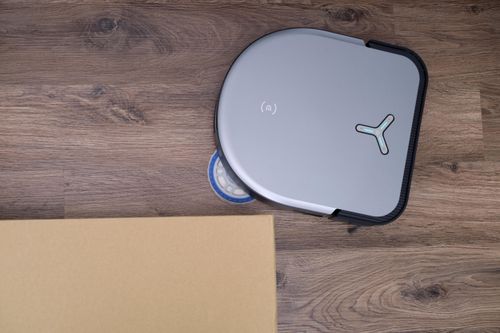 Robot hút bụi hình chữ D có thể 'thò chân' để lau góc tường