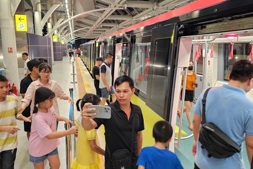 Ngày đầu, đường sắt đô thị Nhổn-Ga Hà Nội vận chuyển 34.184 lượt hành khách