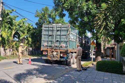 Lực lượng CSGT vào cuộc sau phản ánh của báo Kinh tế & Đô thị