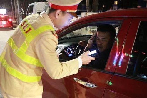 Lý giải đề xuất hạ thấp mức phạt vi phạm nồng độ cồn chưa vượt quá 0,25 miligam/1 lít khí thở