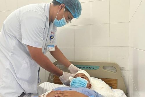 Cứu bé gái bị kéo xuyên sọ não ở Cần Thơ