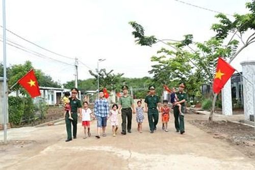 'Lập làng, xây thế vững lòng dân' nhìn từ đề án xây dựng điểm dân cư biên giới Tây Nam - Bài 1: Lấy dân làm gốc, xóa 'vùng trắng' dân cư