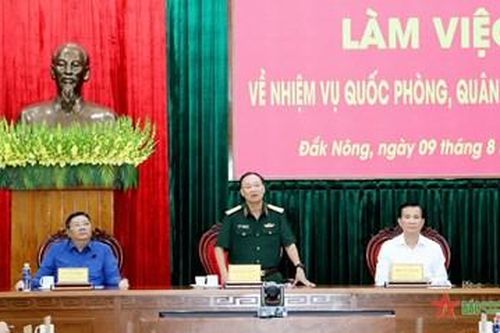 Bộ tư lệnh Quân khu 5 làm việc với Thường trực Tỉnh ủy Đắk Nông