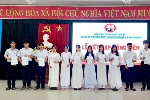 Nhìn từ Đảng bộ Trường THPT chuyên Nguyễn Bỉnh Khiêm