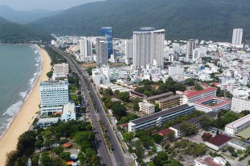 Bình Định muốn có dự án 'đại bàng' về bán dẫn, năng lượng tái tạo
