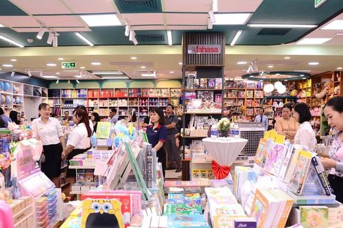 TPHCM có thêm hai nhà sách đẹp và hiện đại