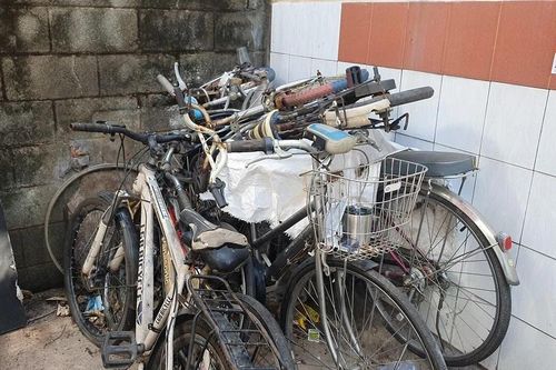 Những chiếc xe đạp cũ 'tiếp sức đến trường'