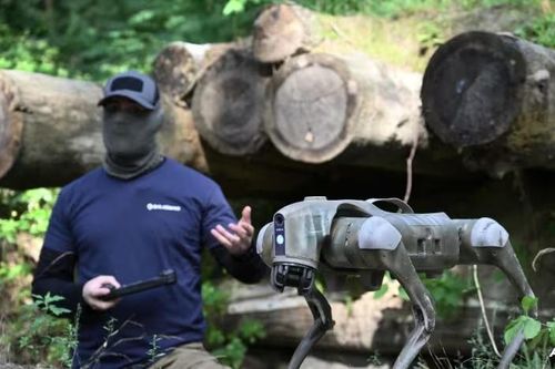 Ukraine sắp triển khai chó robot ra tiền tuyến