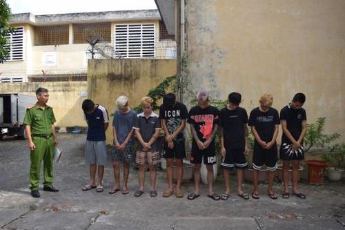 Hưng Yên: Tạm giữ nhóm thanh thiếu niên dùng dao, gậy chặn đánh, cướp tài sản của người đi đường