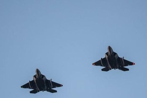 Mỹ triển khai máy bay chiến đấu F-22 tới Trung Đông