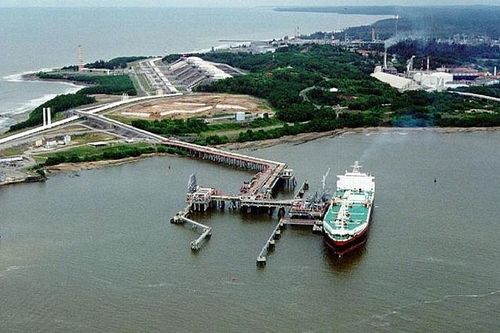 Nhà máy xuất khẩu LNG của Petronas gặp vấn đề về vận hành