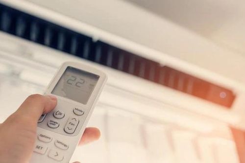 Người phụ nữ phải đi cấp cứu sau giấc ngủ trưa dài, bật điều hòa mát lạnh