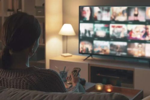 Ngồi xem TV quá nhiều có thể khiến quá trình 'lão hóa' của bạn kém lành mạnh
