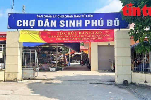 Chợ dân sinh 18 tỷ đồng ở Hà Nội 'bừng tỉnh' sau 7 năm bỏ hoang
