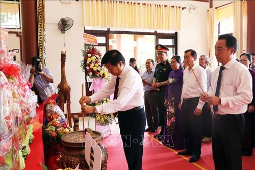 Dâng hương tưởng niệm 27 năm Ngày mất Giáo sư, Viện sĩ Trần Đại Nghĩa