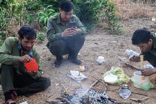 Nhọc nhằn nghề gác rừng - Bài 1: Ăn ngủ nơi 'thâm sơn cùng cốc'