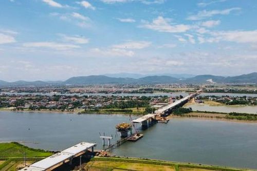 Cận cảnh công trình cầu dài nhất dự án cao tốc Bắc – Nam đoạn qua Quảng Bình