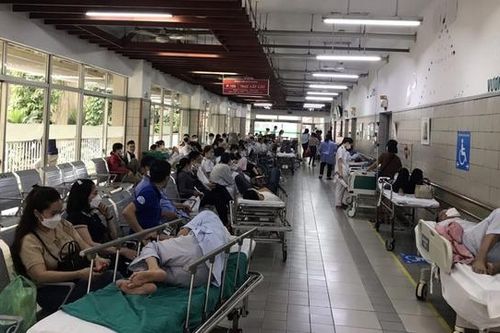 Nguy cơ 'dịch chồng dịch' sau mưa lũ