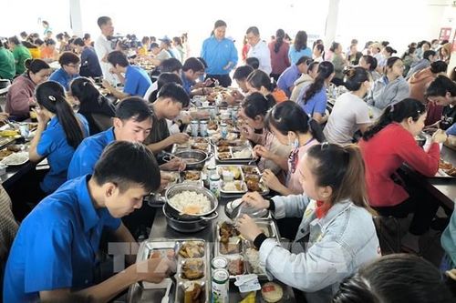 'Bữa cơm Công đoàn' cho công nhân lao động tại Bến Tre