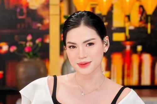 Không hổ danh 'chiến thần', Võ Hà Linh đạt lượng mắt xem khủng khi vừa lên sóng livestream