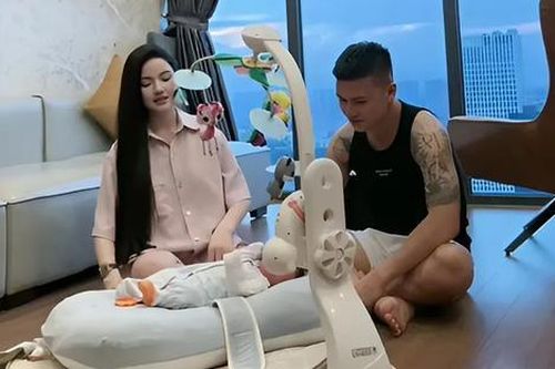 Vợ Quang Hải bật mí địa điểm ý nghĩa để tổ chức ngày đặc biệt cho con trai