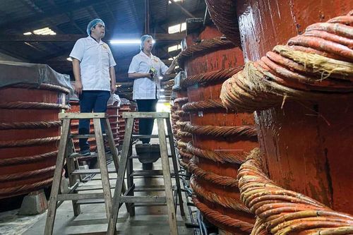 Bác sĩ Liên ba đời làm nước mắm