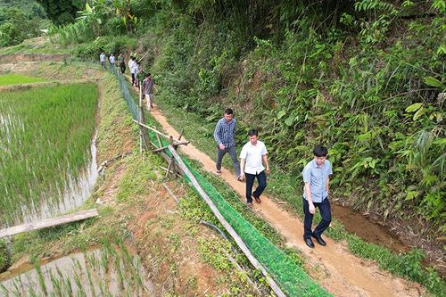 Chăm lo đời sống đồng bào Mông ở bản biên giới Xía Nọi