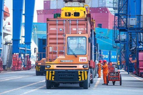 Bài toán phát triển cảng 'xanh'