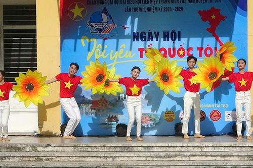 Thanh niên Tri Tôn hưởng ứng Ngày hội 'Tôi yêu Tổ quốc tôi'