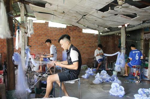 Rộn ràng nghề làm lọp tép, lưới cá