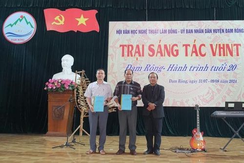 Gần 50 tác phẩm VHNT chào mừng 20 năm thành lập huyện Đam Rông