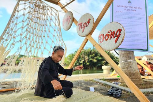Độc đáo nghề đan võng ngô đồng ở đảo Cù Lao Chàm