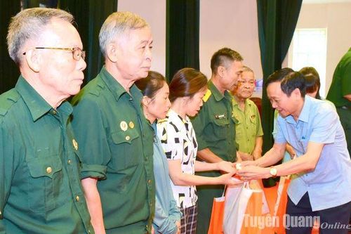 Đồng hành và sẻ chia