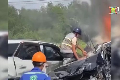 Tài xế xe Volvo được cứu sau tai nạn cầu Phú Mỹ