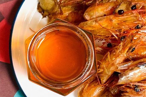 Đầu tôm đừng bỏ đi, bạn có thể chế biến nó thành loại gia vị cực ngon