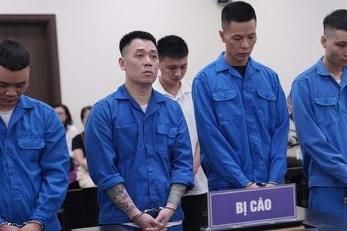 Lừa bạn gái con nợ ra quán cà phê để chuyển ngoại tệ mua khoai lang