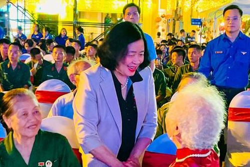 'Khát vọng tuổi trẻ - Sáng mãi ngọn lửa Ba Sẵn sàng'