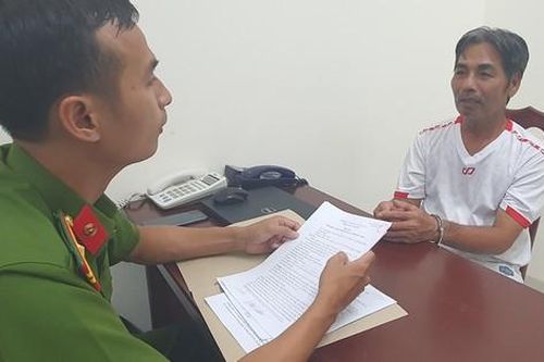 U70 uống hơn nửa lít rượu rồi đâm vợ tử vong