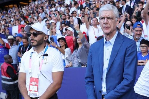 Dàn khách VIP chứng kiến Olympic Pháp gục ngã ở chung kết