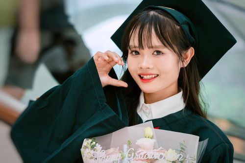 Từ cú sốc trượt nguyện vọng 1 đến tốt nghiệp thủ khoa Đại học Kinh tế