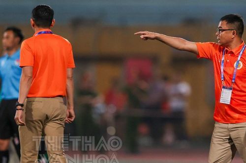 Chia tay GĐKT Trần Tiến Đại, CAHN đủ sức đua vô địch V-League