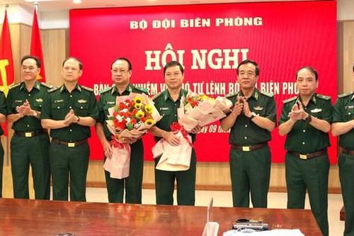 Bàn giao nhiệm vụ Phó Tư lệnh Bộ đội Biên phòng