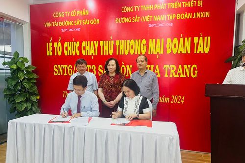 Chạy thử nghiệm đoàn tàu chất lượng cao tuyến Thành phố Hồ Chí Minh-Nha Trang