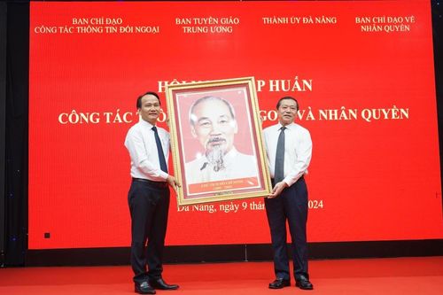 Tiếp tục nâng cao chất lượng, hiệu quả công tác thông tin đối ngoại và nhân quyền