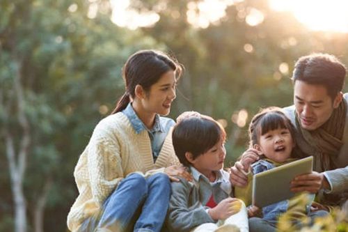 8 cách 'bồi dưỡng' mối quan hệ cha mẹ và con cái