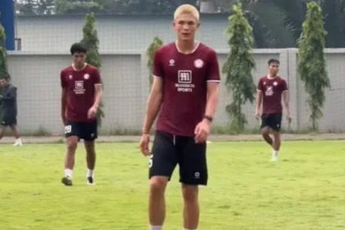 Trung vệ Việt kiều Mỹ cao 1m90 gia nhập đại gia V-League?