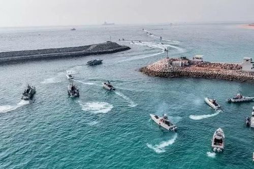 Hải quân Iran tiếp nhận hàng nghìn thiết bị quân sự nội địa, có tên lửa hành trình với khả năng đánh chìm tàu khu trục