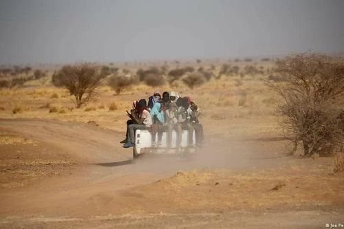 Hơn 120 người di cư được giải cứu ngoài khơi Libya